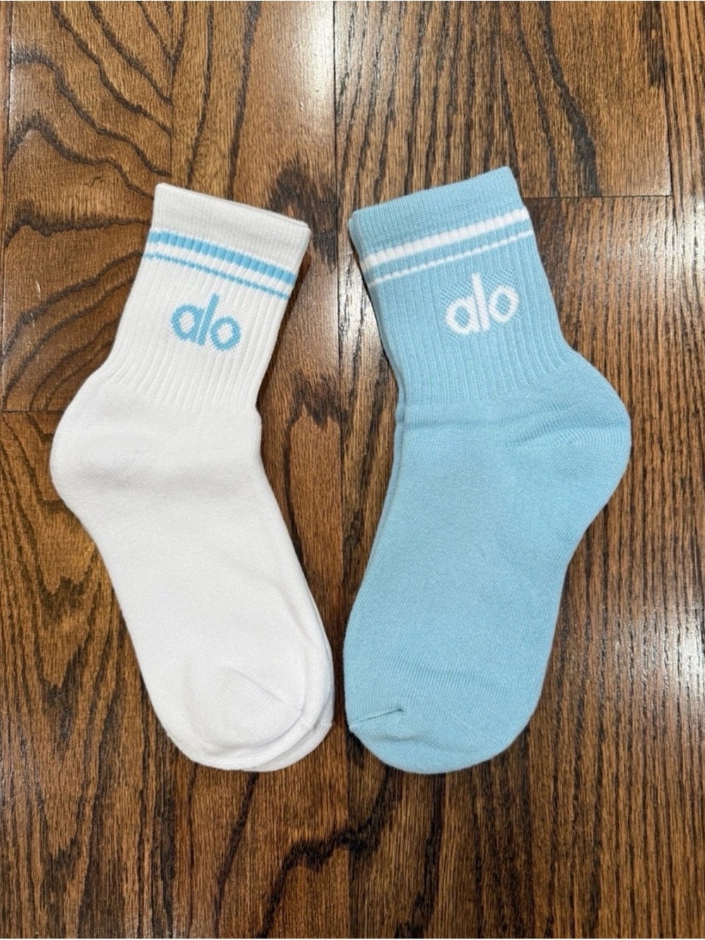 Alo Throwback socks 2 pairs brand new